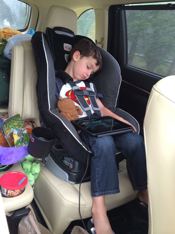 Vacations don't have to be tough! Here's my tips for how to survive road trips with kids! #DisneyPixarCarsToGo AD